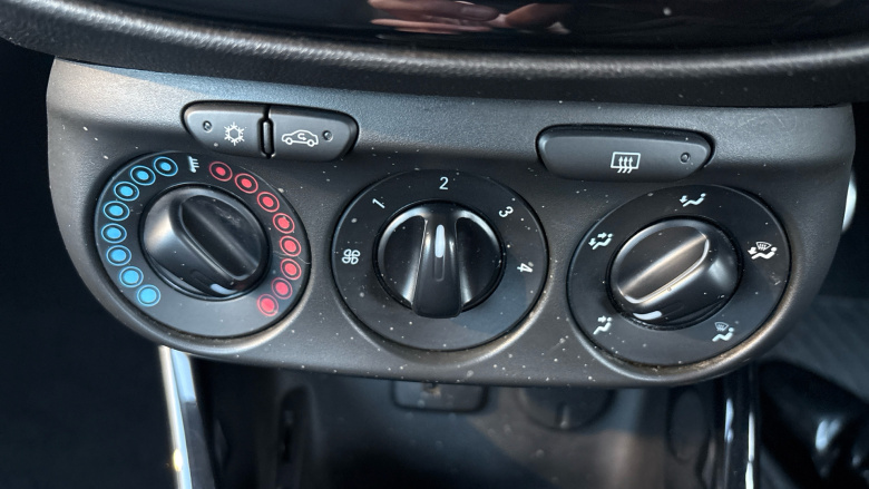 Vauxhall Adam 1.2i Energised 3dr Petrol Hatchback